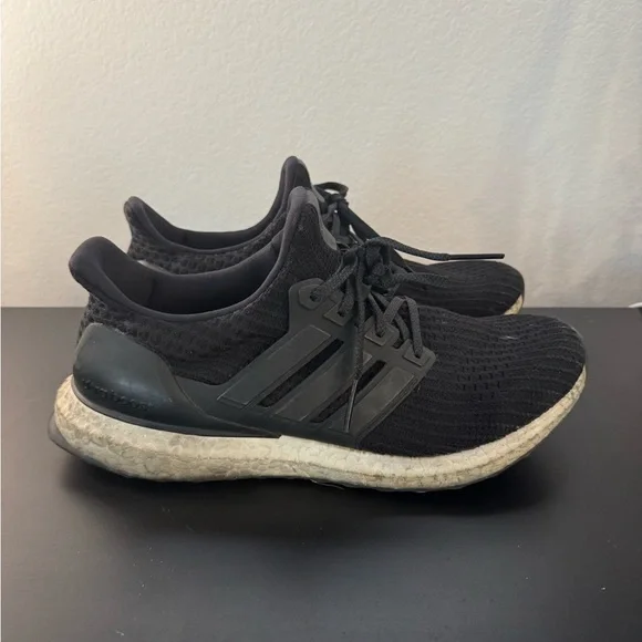 Adidas Women’s Black Ultraboost Sneakers Size‎ 9 - Picture 4 of 7